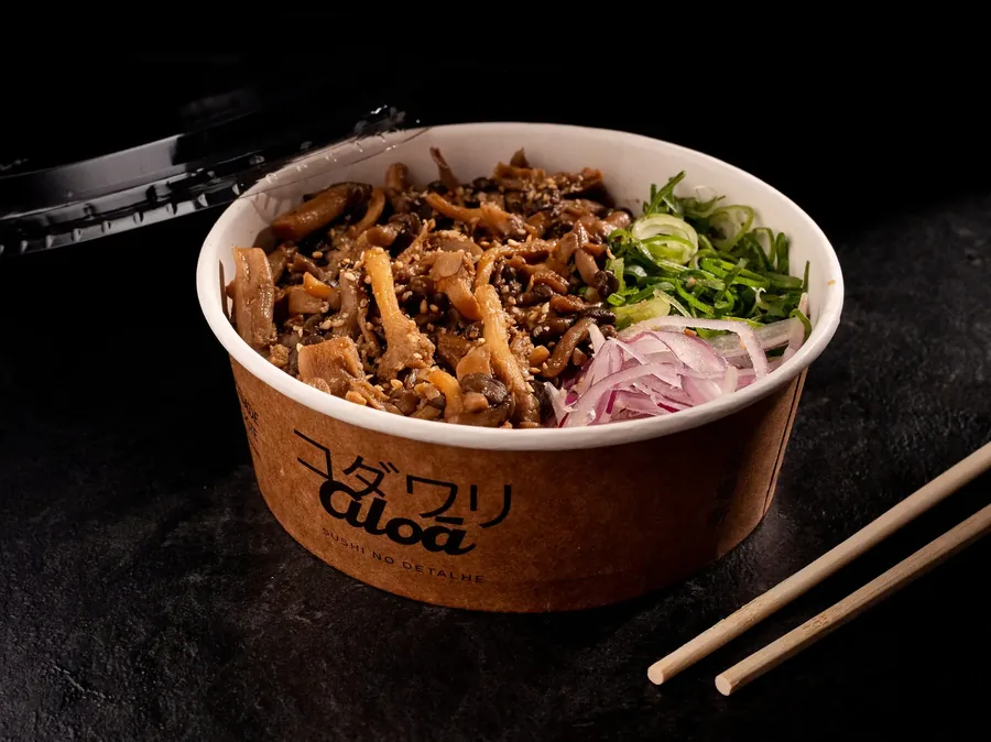 Poke bowl fresco — delivery no detalhe pelo Aloá